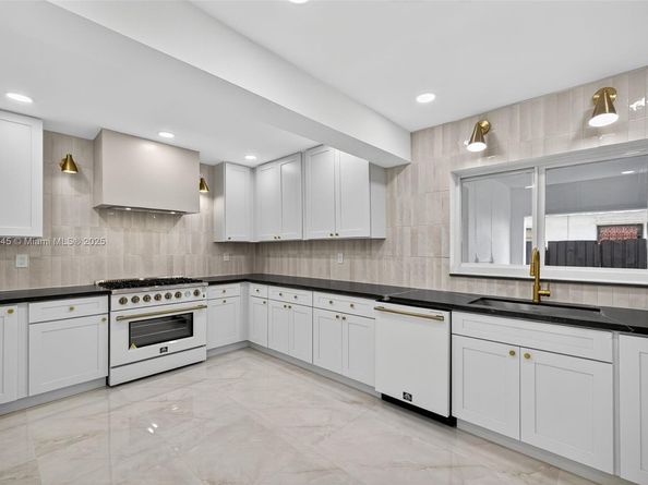 10864 SW 141st Ln, Miami FL 33176