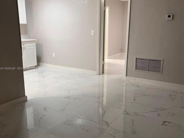 4300 SW 67th Ave 21, Miami FL 33155