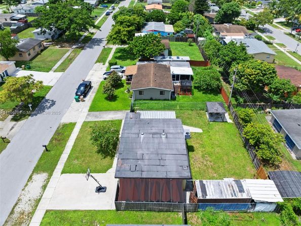 5641 SW 37th Ct, Davie FL 33314