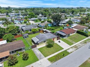 5641 SW 37th Ct, Davie FL 33314