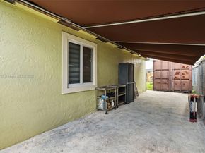 5641 SW 37th Ct, Davie FL 33314