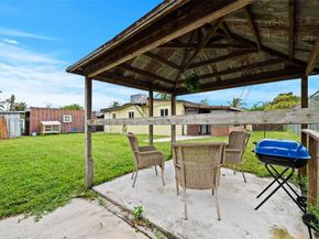 5641 SW 37th Ct, Davie FL 33314