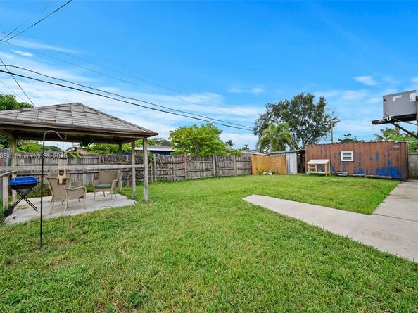 5641 SW 37th Ct, Davie FL 33314