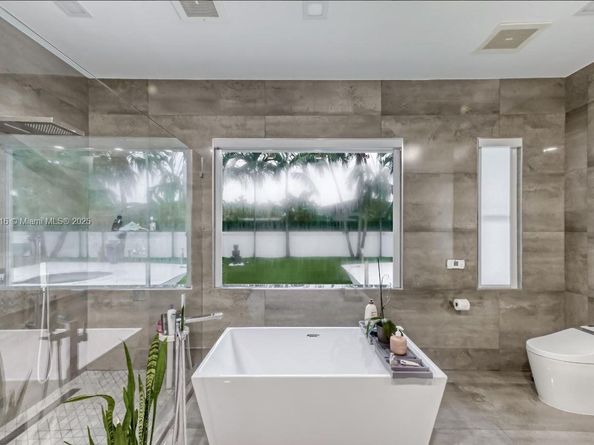 11390 SW 30th St, Miami FL 33165