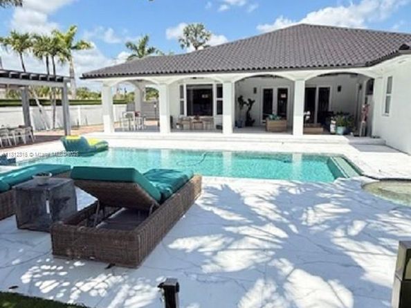 11390 SW 30th St, Miami FL 33165
