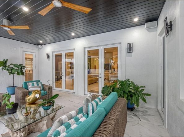 11390 SW 30th St, Miami FL 33165