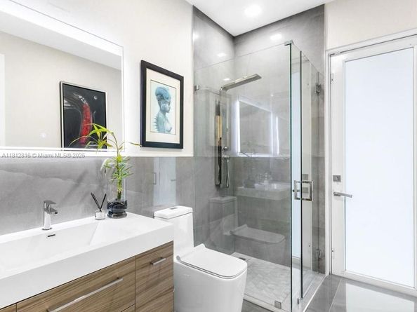11390 SW 30th St, Miami FL 33165