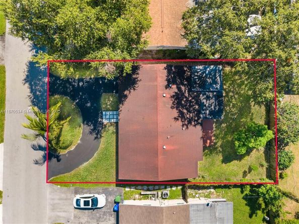 6712 Arbor Dr, Miramar FL 33023