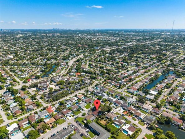 6712 Arbor Dr, Miramar FL 33023