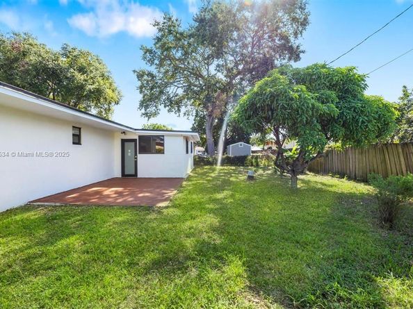 6712 Arbor Dr, Miramar FL 33023