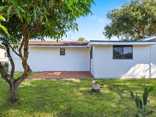 6712 Arbor Dr, Miramar FL 33023