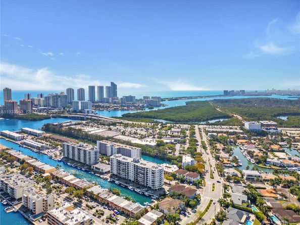 3545 NE 166th St 1004, North Miami Beach FL 33160