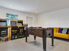 1124 NE 6th St, Hallandale Beach FL 33009