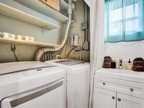1124 NE 6th St, Hallandale Beach FL 33009