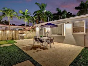 1124 NE 6th St, Hallandale Beach FL 33009