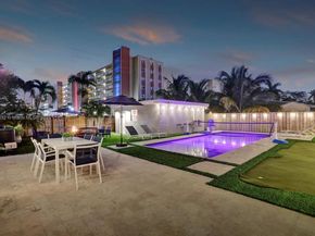 1124 NE 6th St, Hallandale Beach FL 33009