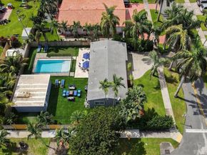 1124 NE 6th St, Hallandale Beach FL 33009