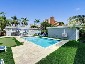 1124 NE 6th St, Hallandale Beach FL 33009