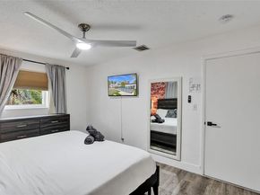1124 NE 6th St, Hallandale Beach FL 33009