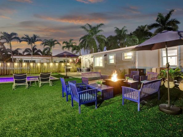 1124 NE 6th St, Hallandale Beach FL 33009
