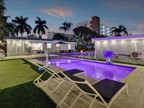 1124 NE 6th St, Hallandale Beach FL 33009
