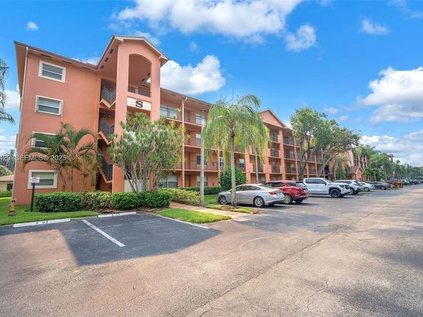 701 SW 142nd Ave 414S, Pembroke Pines FL 33027