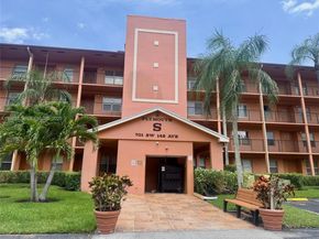 701 SW 142nd Ave 414S, Pembroke Pines FL 33027