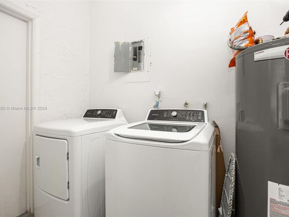 8205 SW 12th Pl, North Lauderdale FL 33068