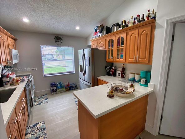 8205 SW 12th Pl, North Lauderdale FL 33068