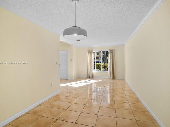 239 Mahogany Ter, Davie FL 33325