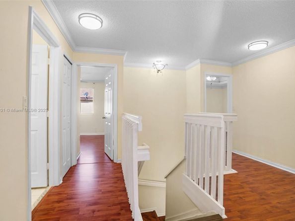 239 Mahogany Ter, Davie FL 33325