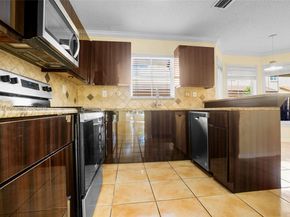239 Mahogany Ter, Davie FL 33325