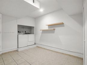 239 Mahogany Ter, Davie FL 33325