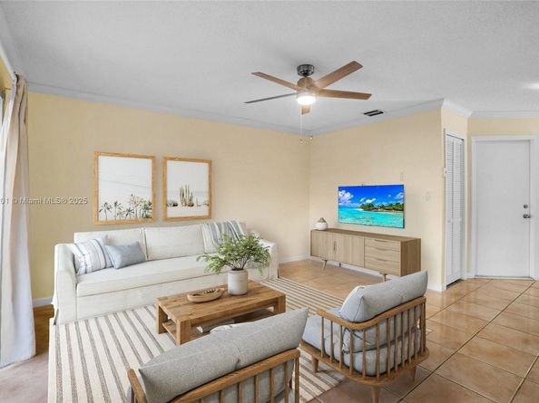 239 Mahogany Ter, Davie FL 33325