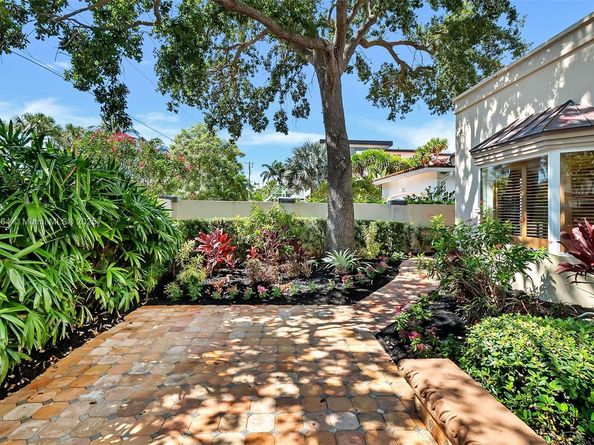 325 Bontona Ave, Fort Lauderdale FL 33301