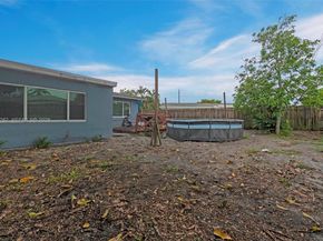 131 SE 11th St, Deerfield Beach FL 33441