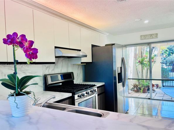 4530 NW 102nd Ct 4530, Doral FL 33178