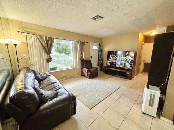 3351 NW 175th St, Miami Gardens FL 33056