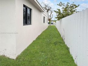 1449 SW 49th Ave, Fort Lauderdale FL 33317