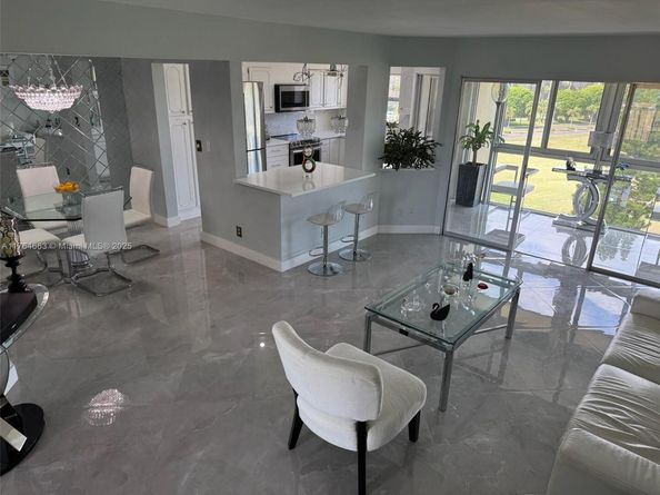 3836 Via Poinciana 604, Lake Worth FL 33467