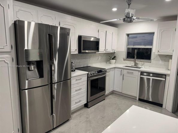 3836 Via Poinciana 604, Lake Worth FL 33467