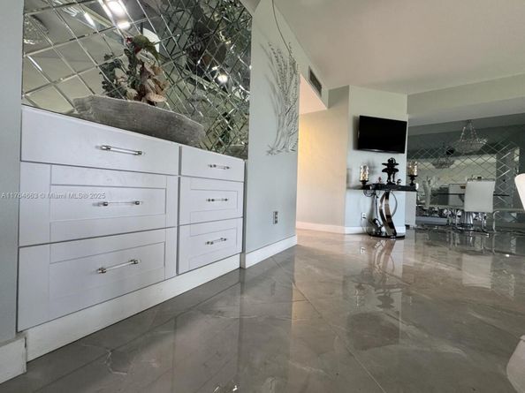 3836 Via Poinciana 604, Lake Worth FL 33467