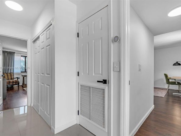 1006 NE 202nd Ln, Miami FL 33179