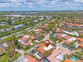 1006 NE 202nd Ln, Miami FL 33179