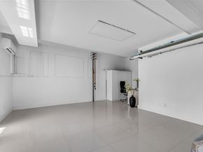 1006 NE 202nd Ln, Miami FL 33179