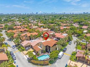 1006 NE 202nd Ln, Miami FL 33179