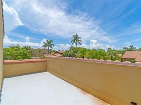 1006 NE 202nd Ln, Miami FL 33179