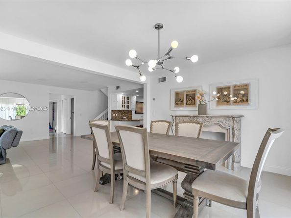 1006 NE 202nd Ln, Miami FL 33179