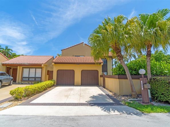 1006 NE 202nd Ln, Miami FL 33179