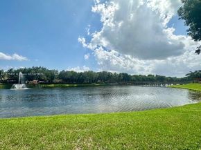 2424 Centergate Dr 204, Miramar FL 33025